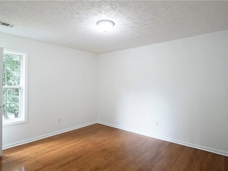 1607 Tunbridge Ln — Photo 32