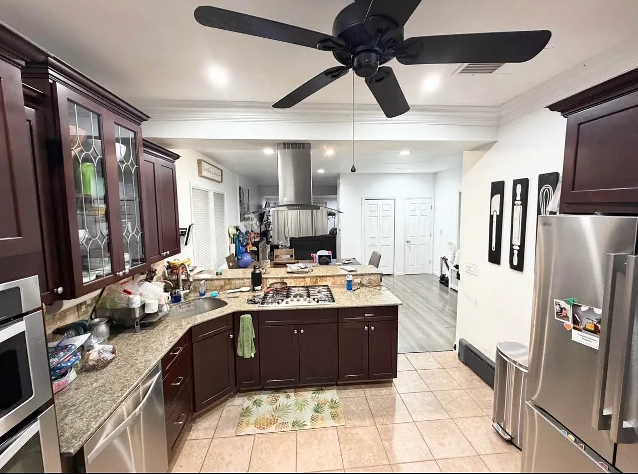 3 bed, 1342 sqft, $4,100 — Photo 1