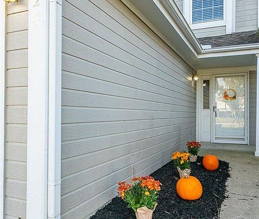 3rd image of 5824 NW Plantation Ln