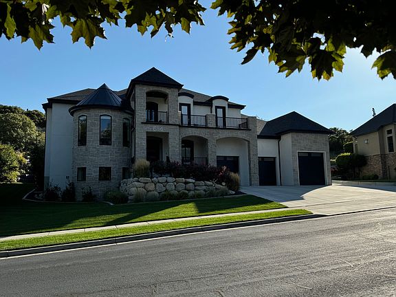 2nd image of 614 E High Ln