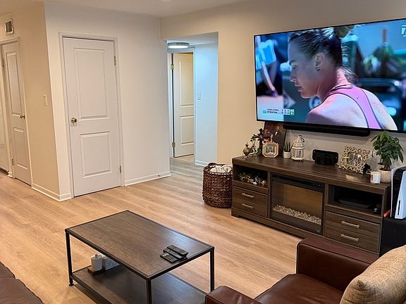 3rd image of 9456 Bay Colony Dr APT 2N