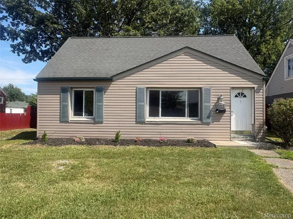 23080 Almond Ave, Eastpointe, MI 48021