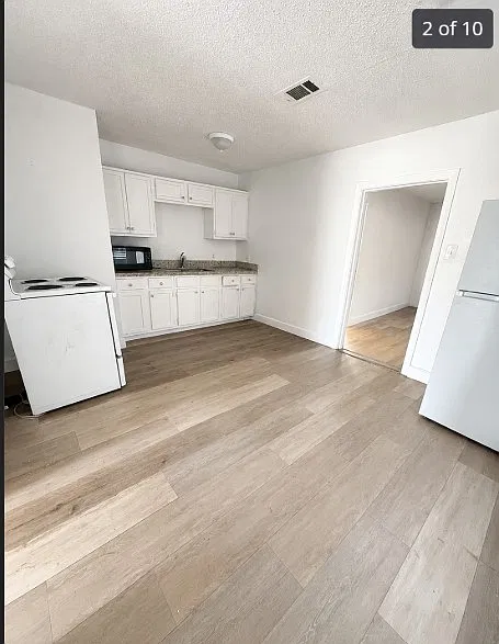 3 bed, 1180 sqft, $1,350 — Photo 2