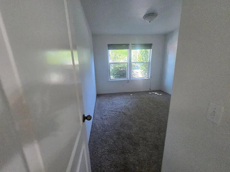 1268 SW Sturgeon Ct — Photo 6