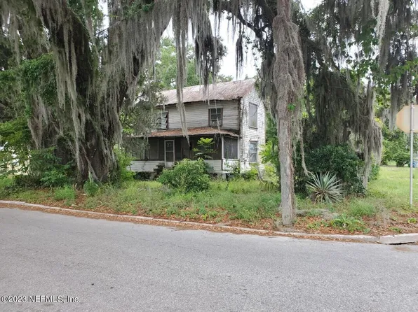 19 N MAIN Street, Crescent City, FL 32112