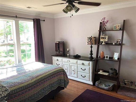 5th image of 1004 Camp Dubois Ct