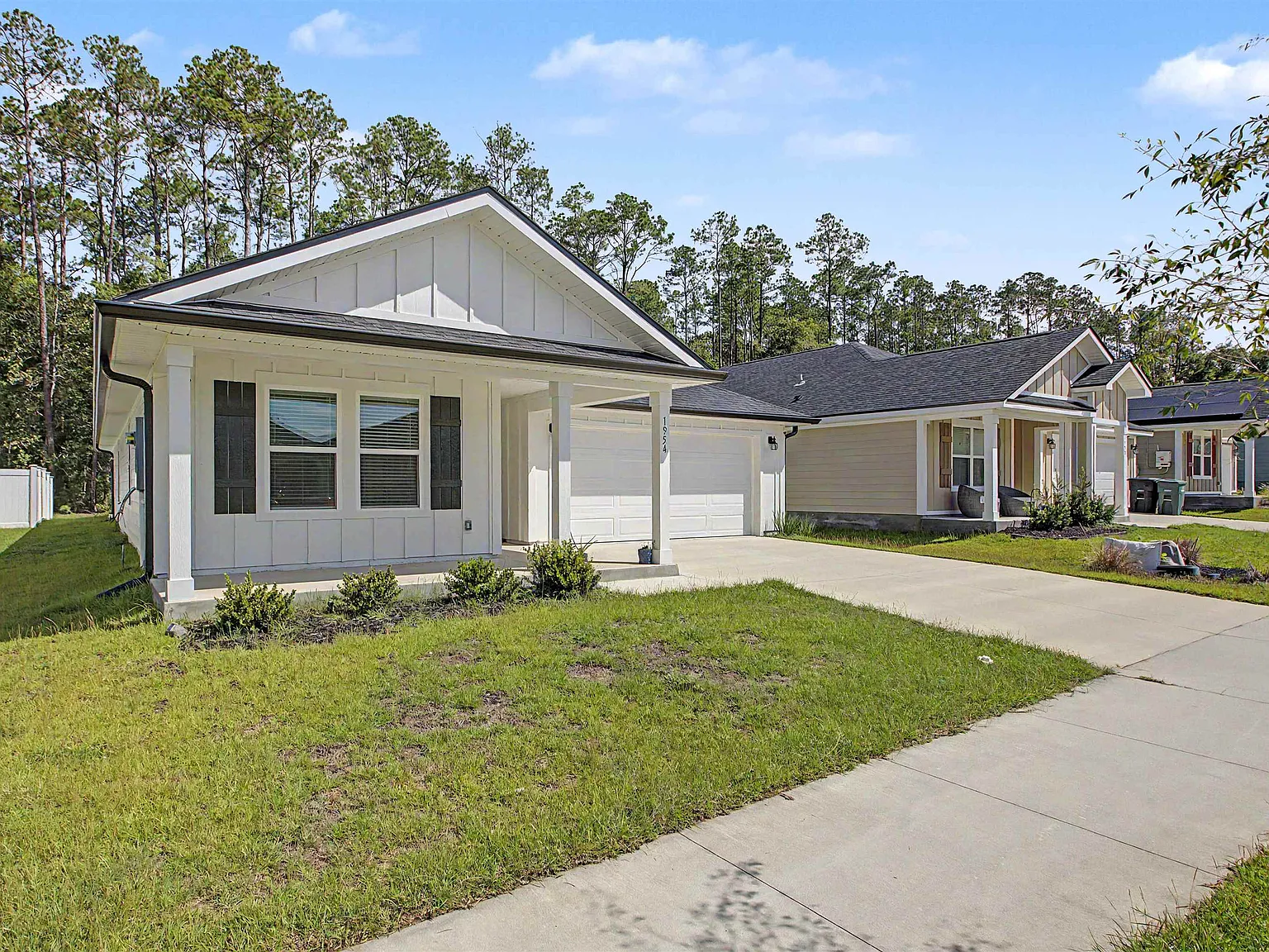 5 bed, 3.0 bath, 2012 sqft, $2,995 — Photo 3