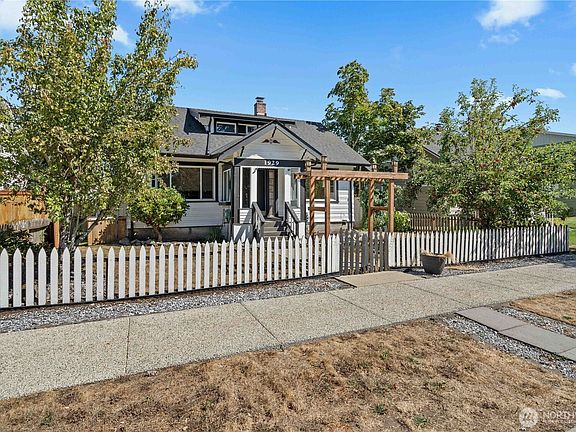 3rd image of 1929 S Sprague Avenue