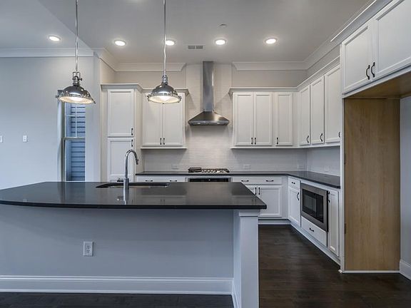 4th image of 1017 Kirkland Cir SE