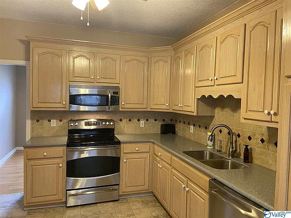 4th image of 104 Centennial Dr