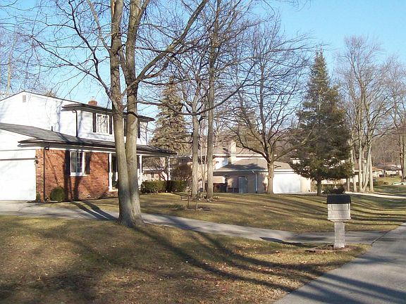5th image of 6759 Canterbury Ct