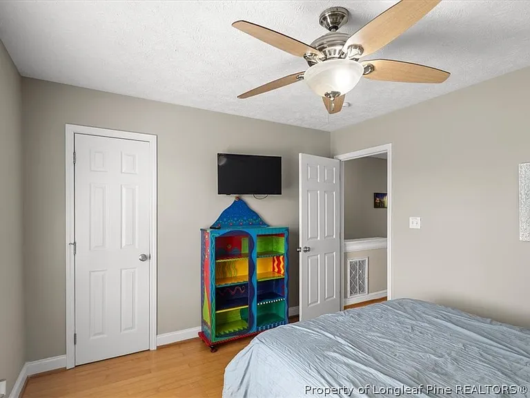 421 Cityview Ln — Photo 24
