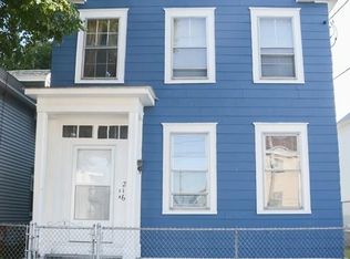 216 High St, Lowell, MA 01852