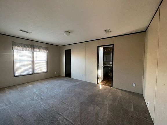 3rd image of 3300 Killingsworth Ln #704