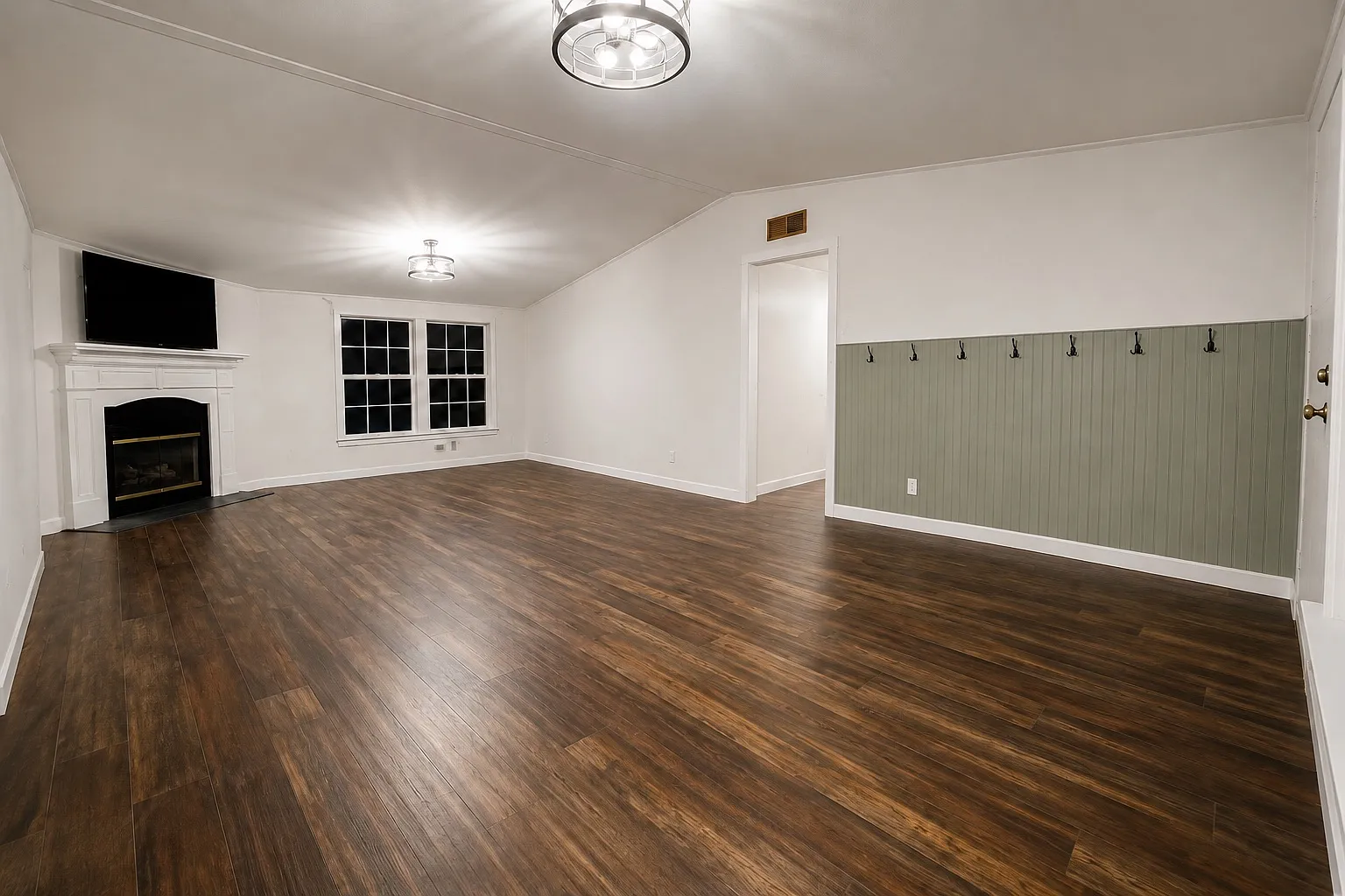 3 bed, 1700 sqft, $2,500 — Photo 1