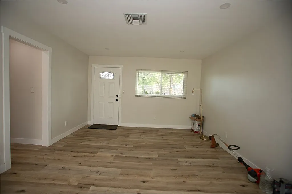 3 bed, 1087 sqft, $2,900 — Photo 4