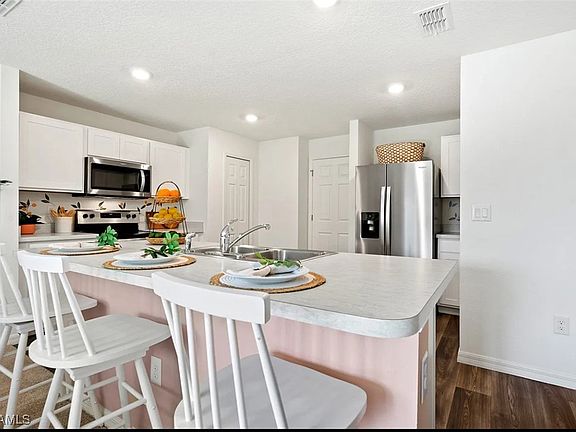 4th image of 2203 NW 6th Pl