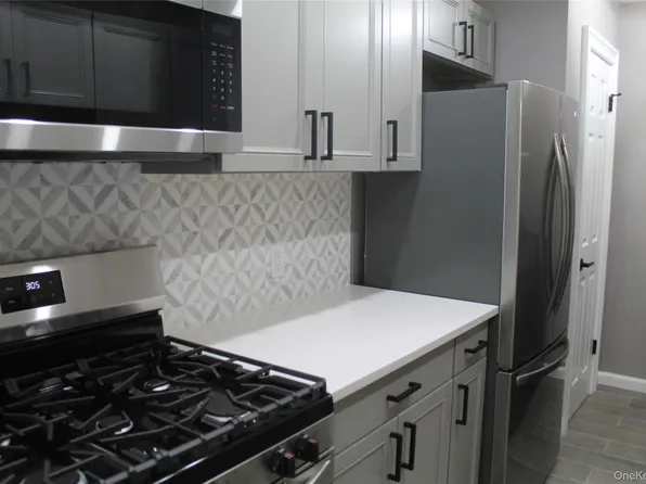 276 Temple Hill Rd Unit 2410, New Windsor, NY 12553