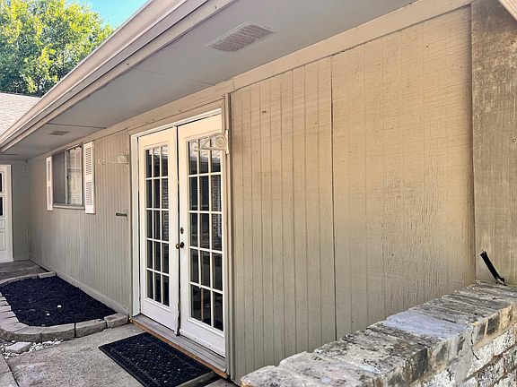 2nd image of 2600 Lawndale Dr