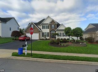201 Huckleberry Ln, Duryea, PA 18642