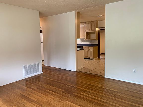 5th image of 2606 Glenn Hills Dr