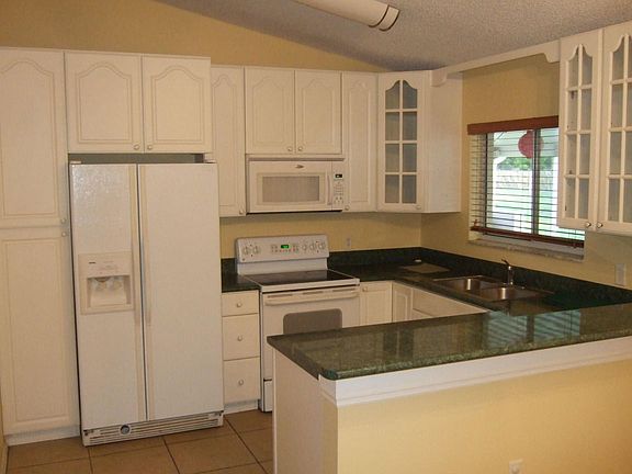 3rd image of 1902 SW Dorado Ln