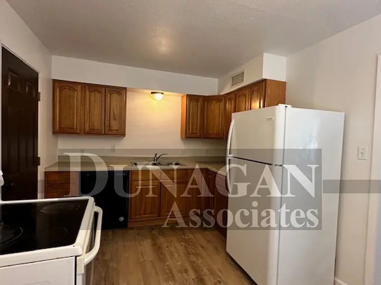 1202 W Edwards St — Photo 3