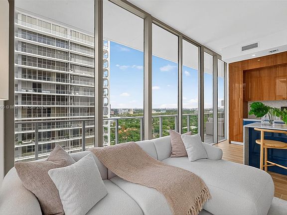 5th image of 2655 S Bayshore Dr #1409