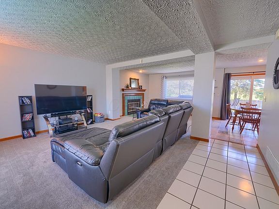 4th image of 516 Courtright Dr