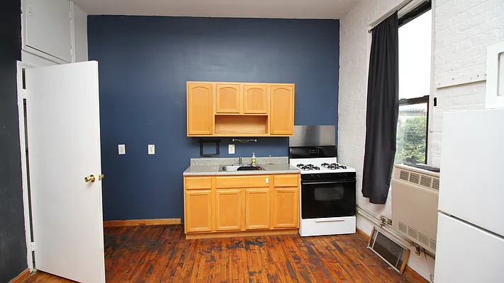Rented by Nooklyn NYC LLC | media 8