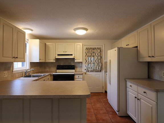 5th image of 20 Eliot St #B