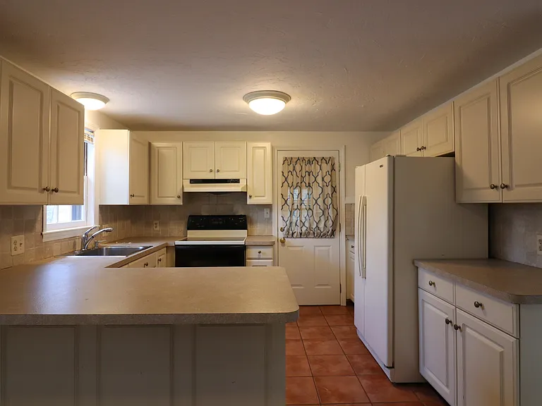20 Eliot St #B — Photo 5