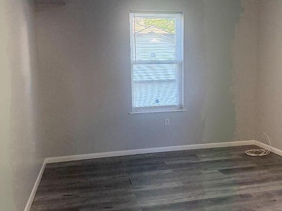 2nd image of 10 Walter Pl