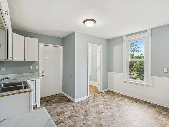 2nd image of 2512 6th St N #1