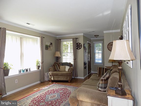 5th image of 9 S Ascot Ct