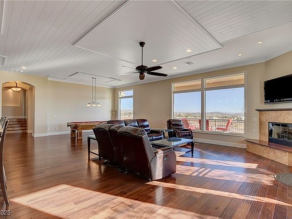 3rd image of 1323 Red Baron Ln