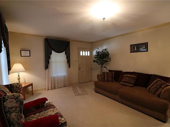 2nd image of 2400 Doniphan Ave