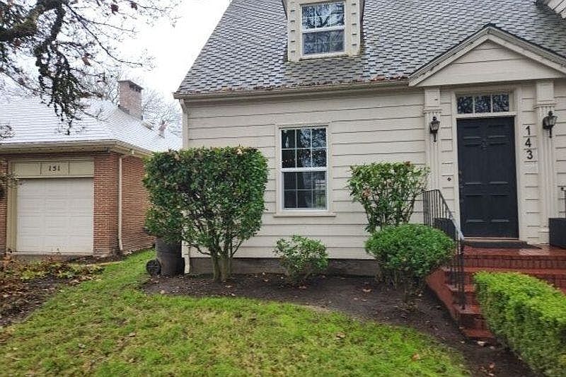 1st image of 143 SE 6th Ave