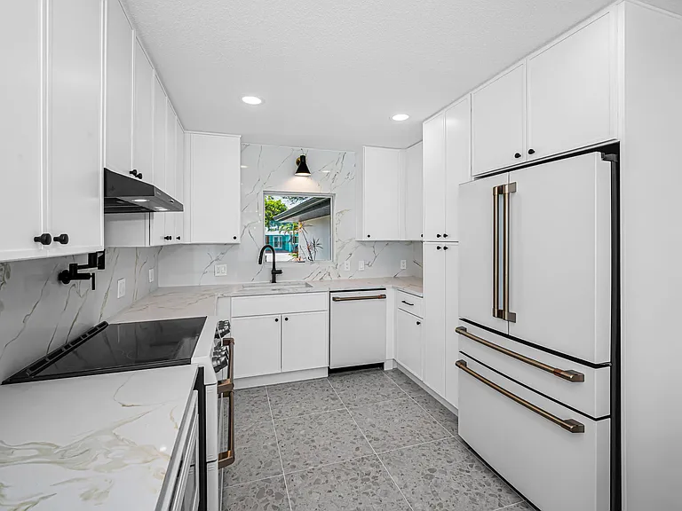 1014 Boca Ciega Isle Dr — Photo 32