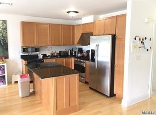 3-06 Soundview Ln #B, College Pt, NY 11356