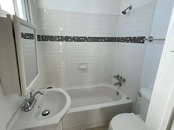 5th image of 4000 Prytania St APT F