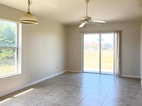 4th image of 1214 NE 8th Pl #1214