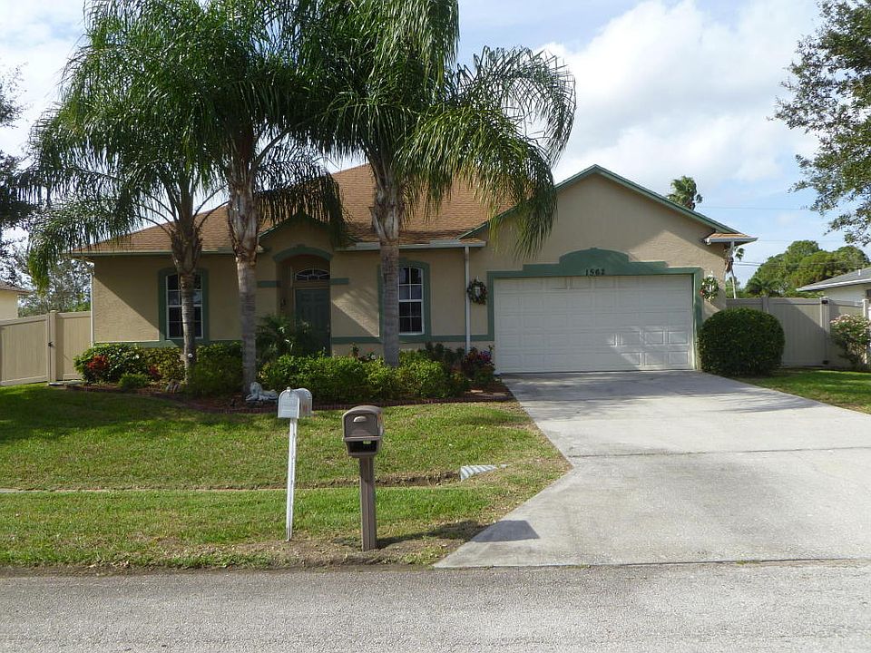 Home For Sale In PORT ST LUCIE SECTION 4
