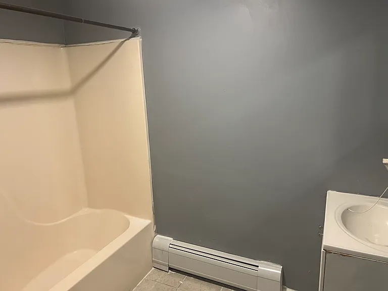 429 Main St #2 — Photo 5