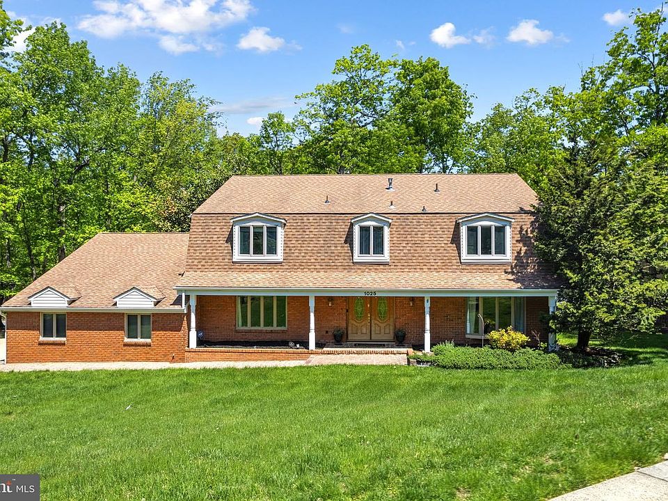 1st image of 1025 Owl Ln