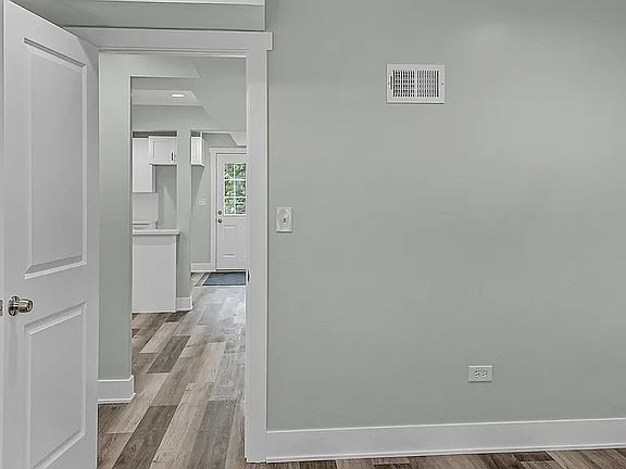 5th image of 409 S 10th Ave #2