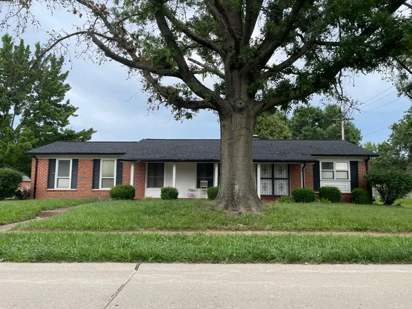 3030 Wellington Dr, Florissant, MO 63033