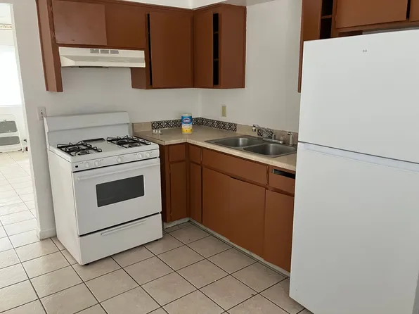 926 W 13th St, Merced, CA 95341