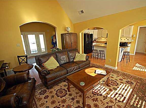 5th image of 90 Brookwood Cir