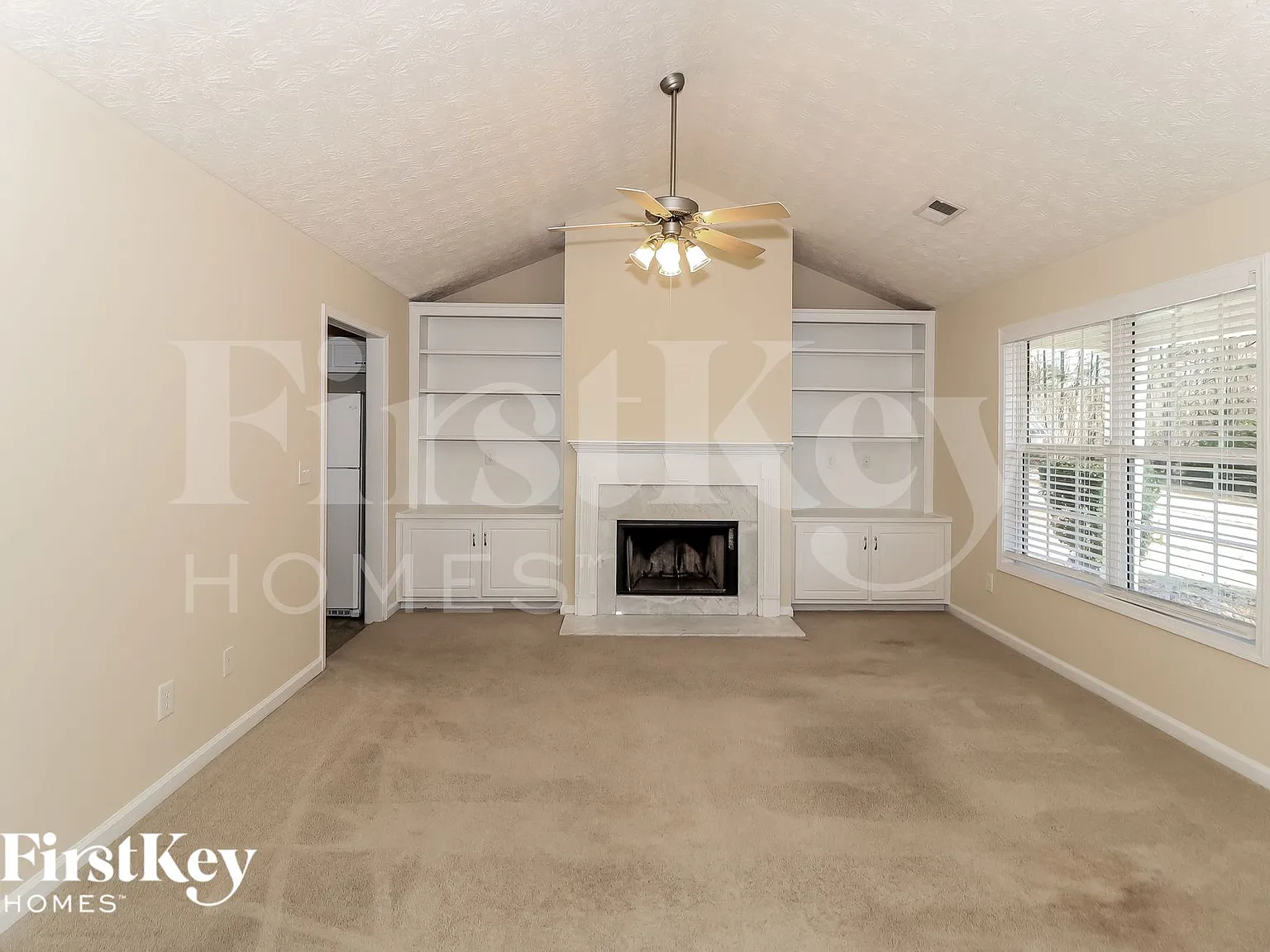 3 bed, 2.0 bath, 1446 sqft, $2,355 — Photo 4